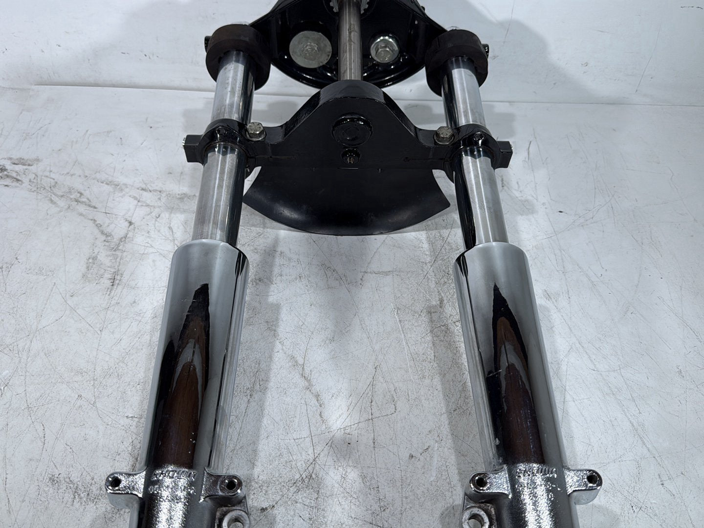 2007 Harley Touring FLHTC Electra Glide Classic OEM Front Triple Tree Set & LH RH Fork Legs Sliders