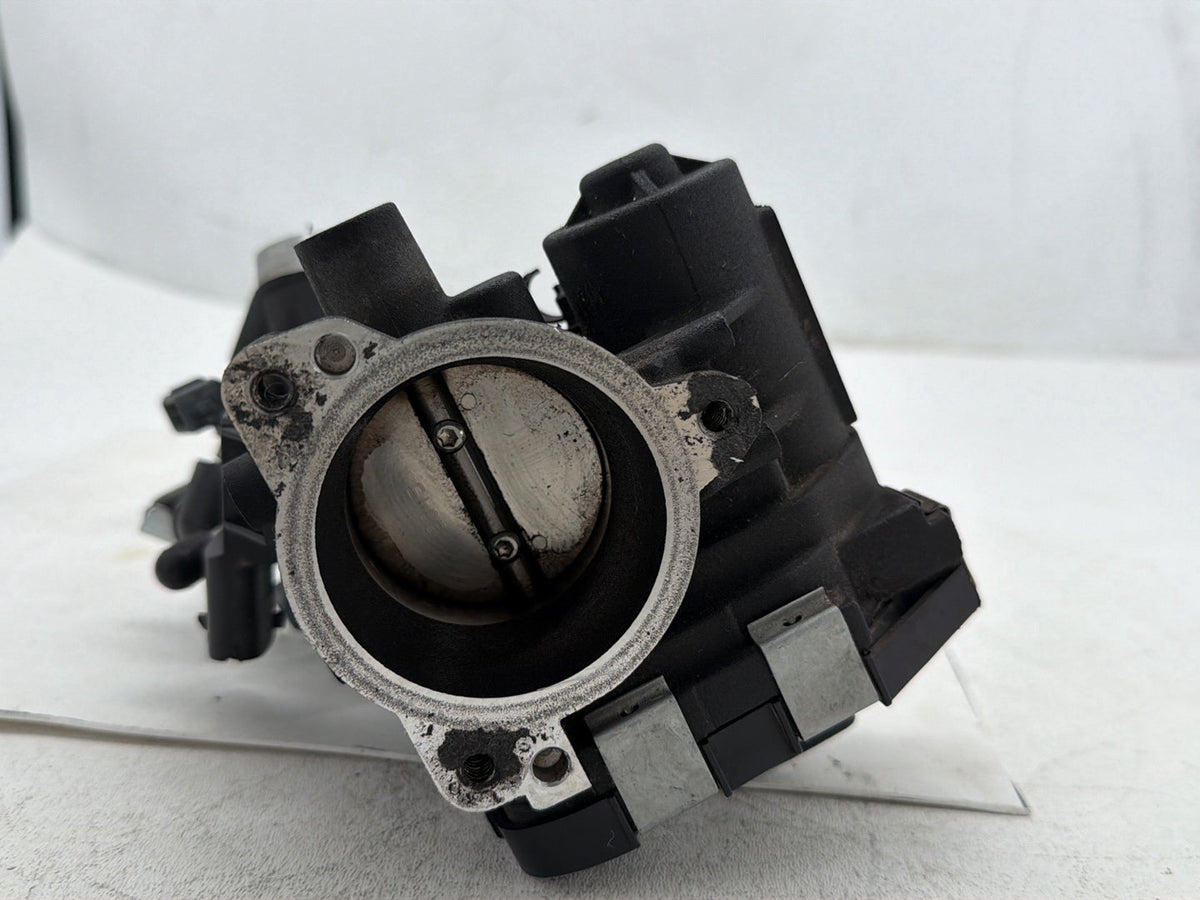 2014 Harley Street Glide Touring FLHXS OEM Engine Intake Manifold Throttle Body