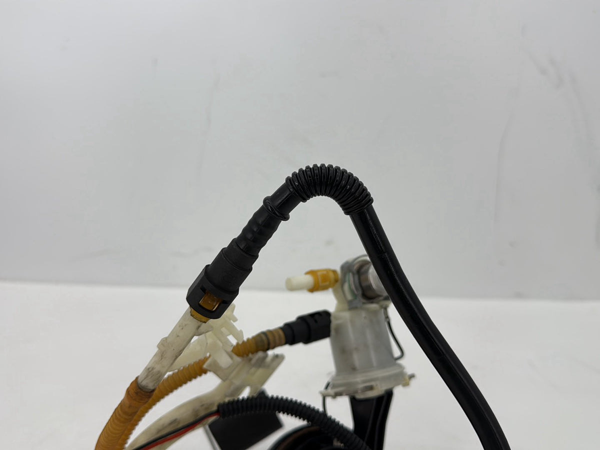 08 Harley Touring Electra Glide Ultra OEM Gas Gasoline Fuel Petrol Pump Sending