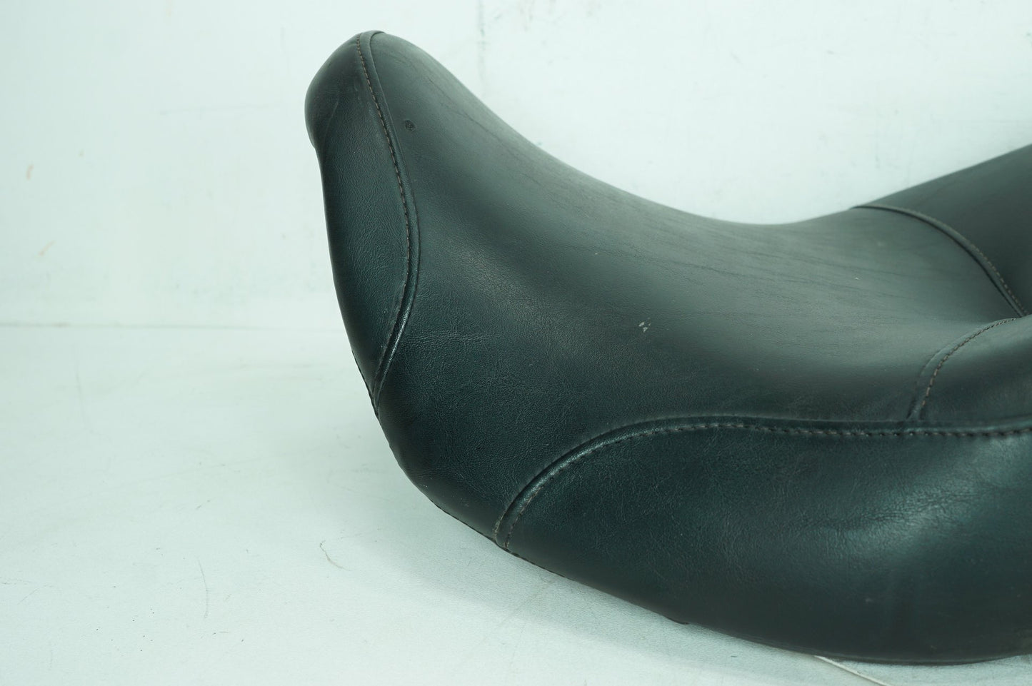 1999 - 2006 Harley-Davidson Touring Road King Police Passenger Rider Driver Seat Saddle 52242-83E