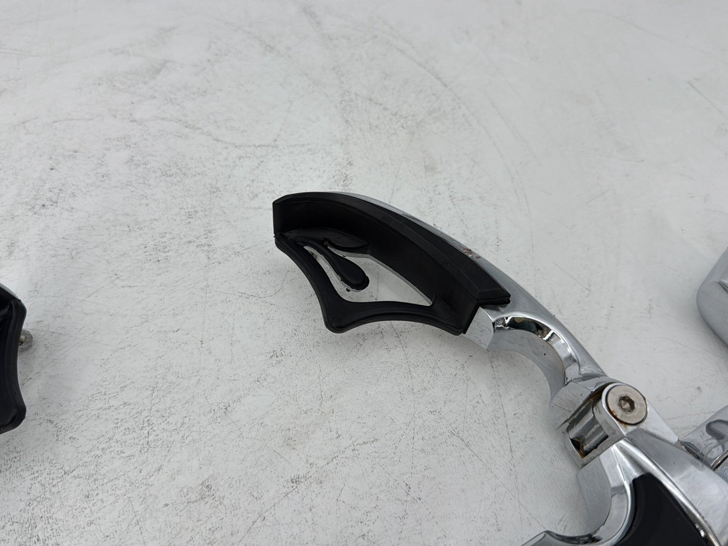1999 - 2006 Harley-Davidson Touring Electra Glide Classic Front Right Left Highway Foot Pegs Kuryakyn