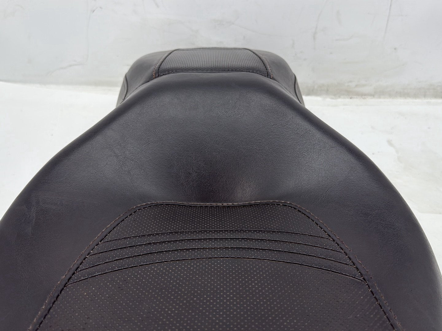 2007 Harley Street Glide Touring FLHX OEM Passenger Rider Driver Seat Saddle