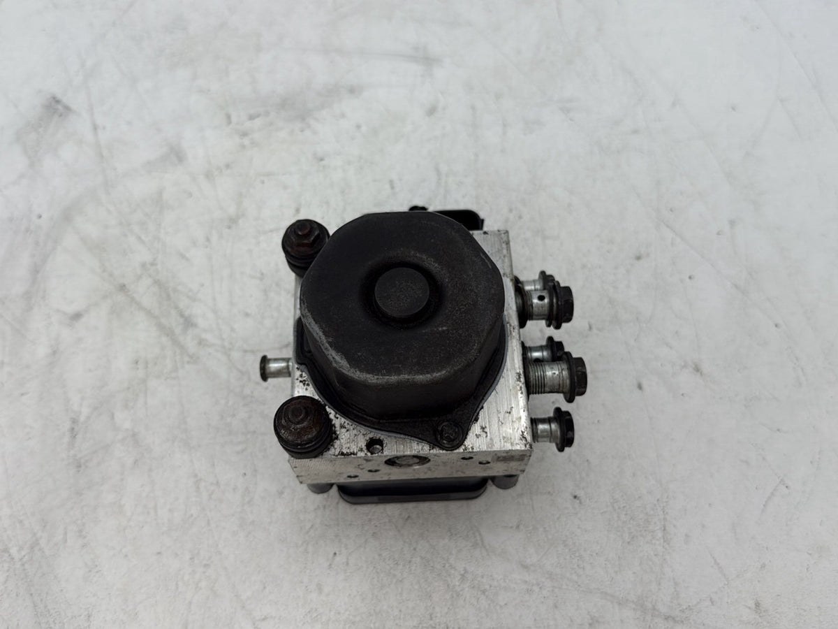 18 Harley Electra Glide Touring Ultra FLHTCU OEM ABS Brake Pump & Control Module