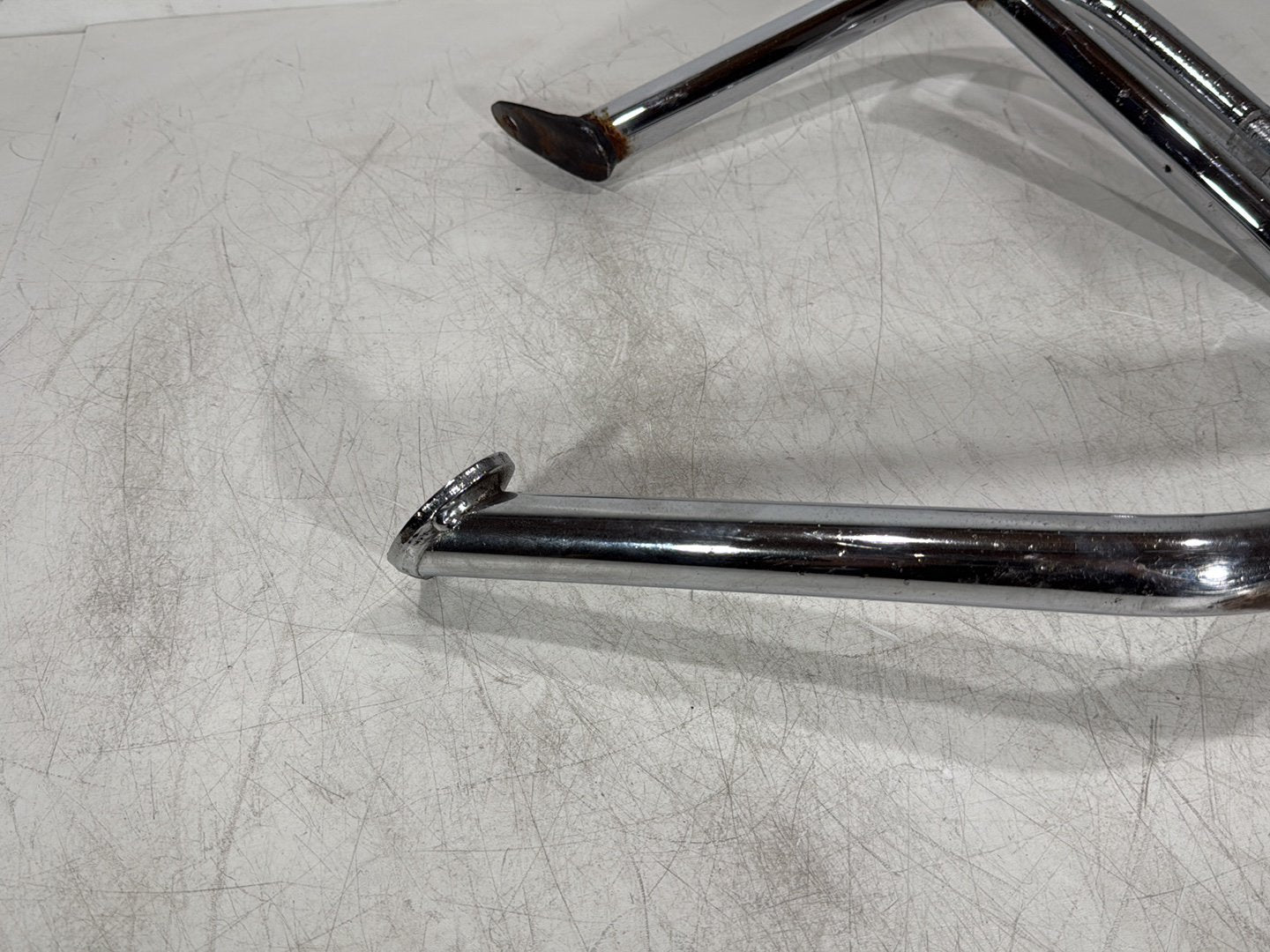 06 Harley Touring FLHRI Road King OEM Rear Left Right Saddlebag Guard Rails Bar