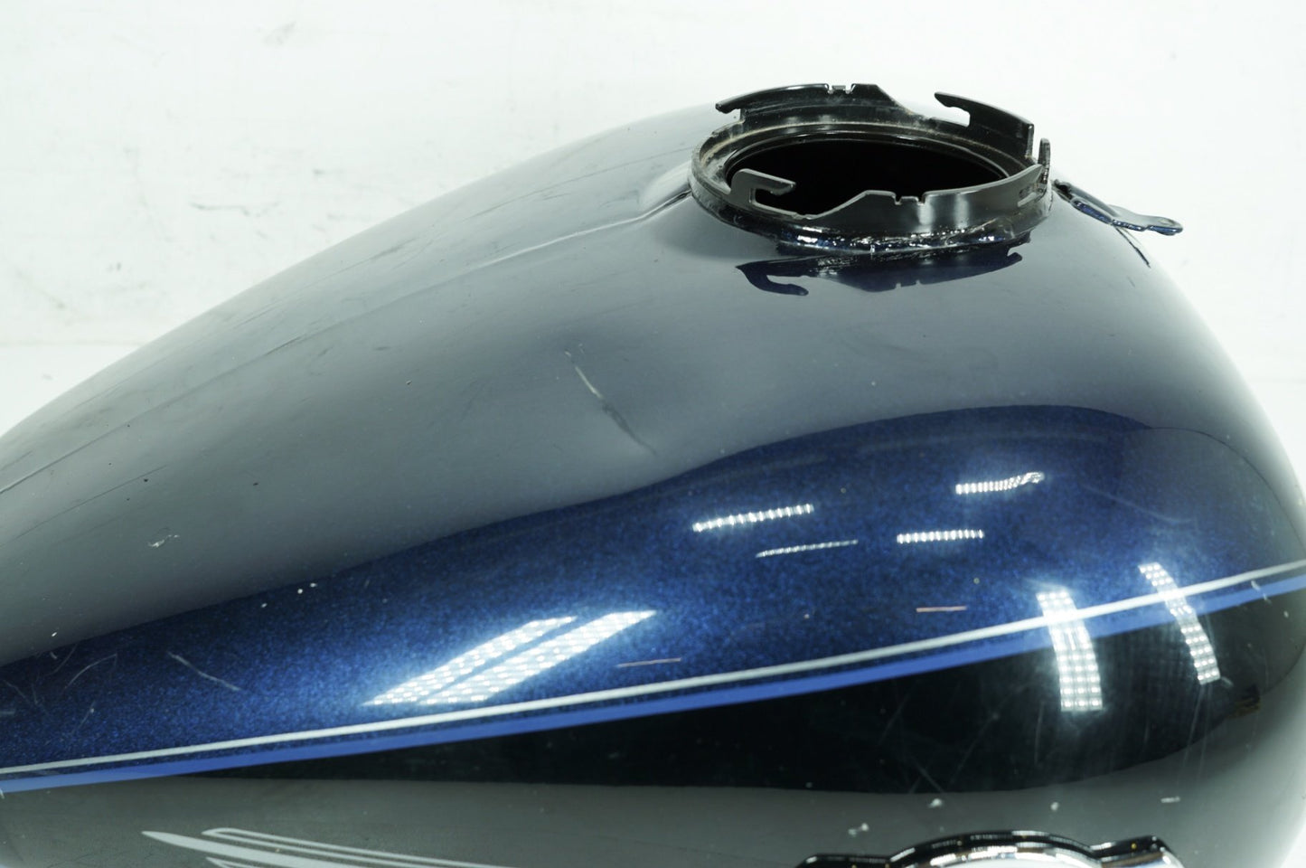 2008 - 2016 Harley-Davidson Touring Electra Glide Ultra Fuel Gas Tank Gasoline Reservoir 61356-08