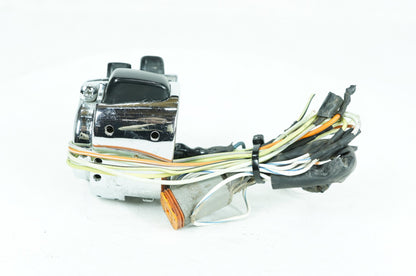 1999 - 2006 Harley-Davidson Touring Road King Classic Left Turn Signal Headlight Switches Controls  	71685-06A