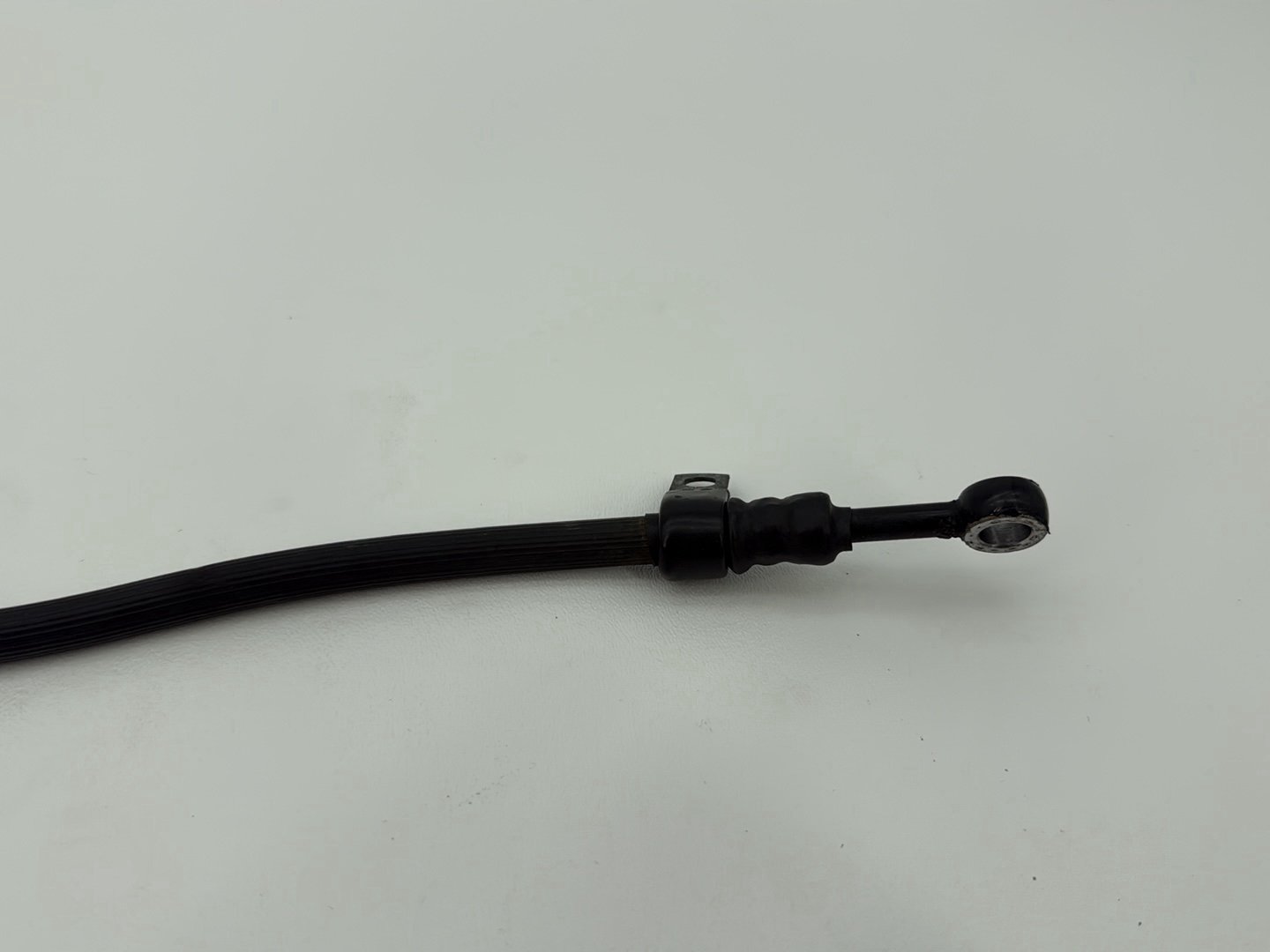 2006 - 2017 Harley-Davidson Dyna Street Bob Rear Brake Hose Line Pipe  	40956-00A