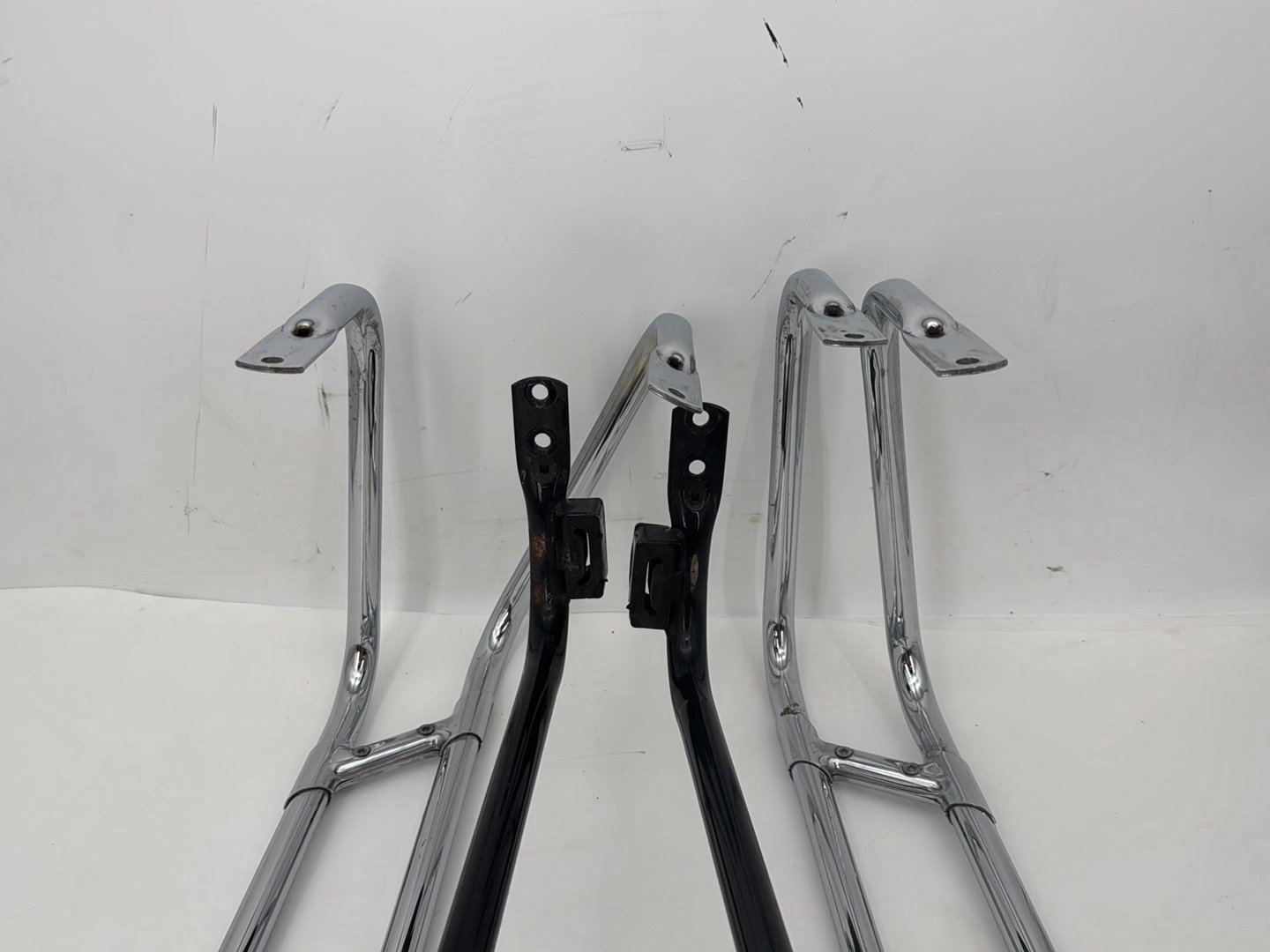 1999 - 2006 Harley-Davidson Touring Electra Glide Classic Rear Left Right Saddlebag Guard Rails Bar 90718-79C