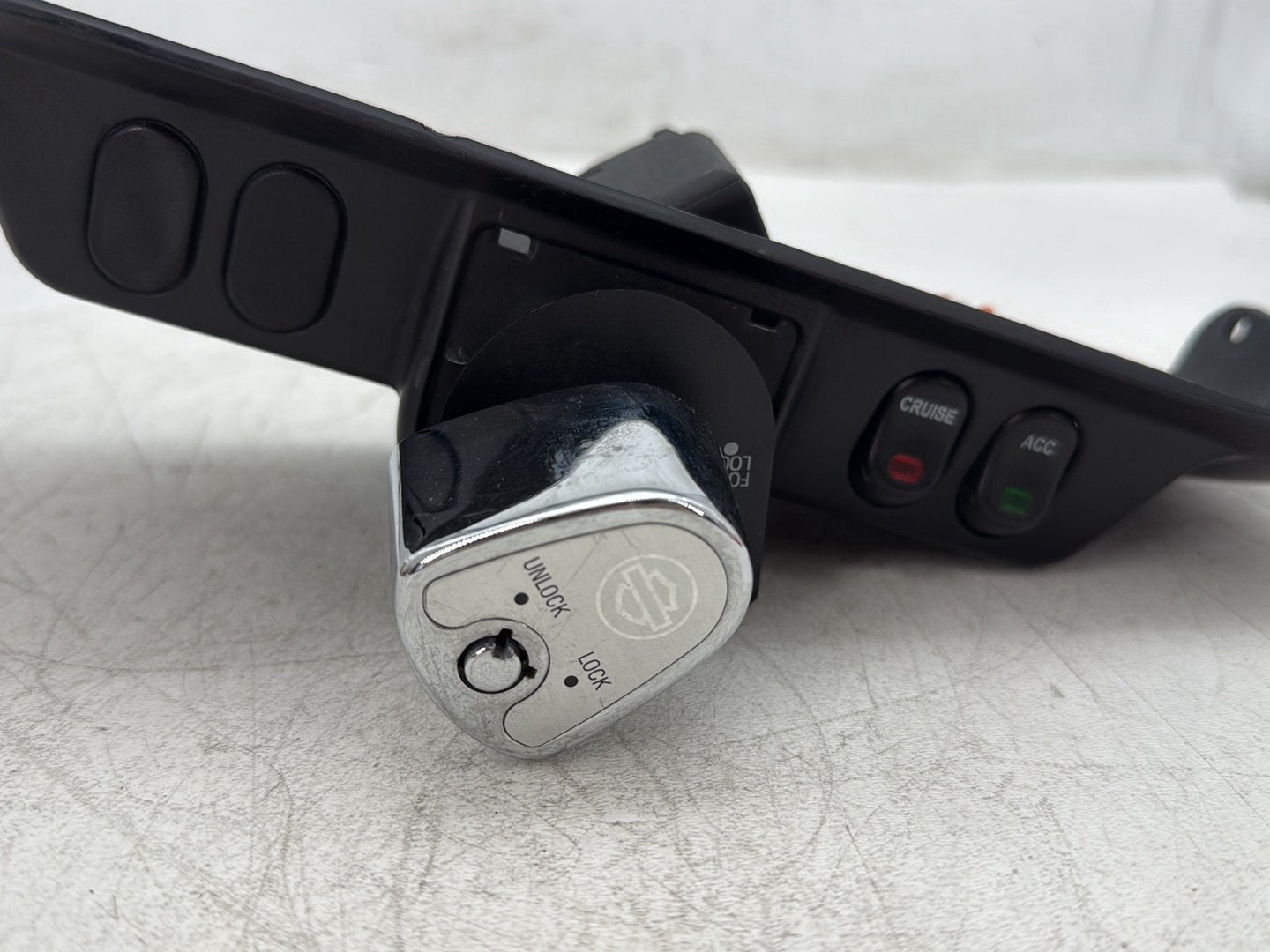 2010 Harley Street Glide Touring FLHX OEM Dash Ignition Cap Switch Lockset NO Key