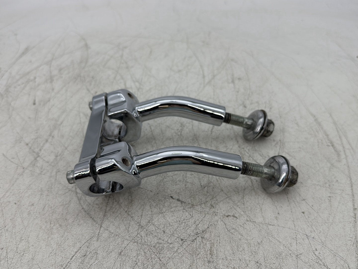 2000 Harley Softail FLSTC Heritage Classic OEM Front Handlebar Riser Top Clamp Chrome