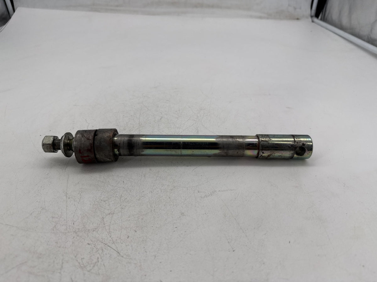 2007 Harley Dyna Super Glide FXD OEM Front Wheel Axle Bolt Shaft