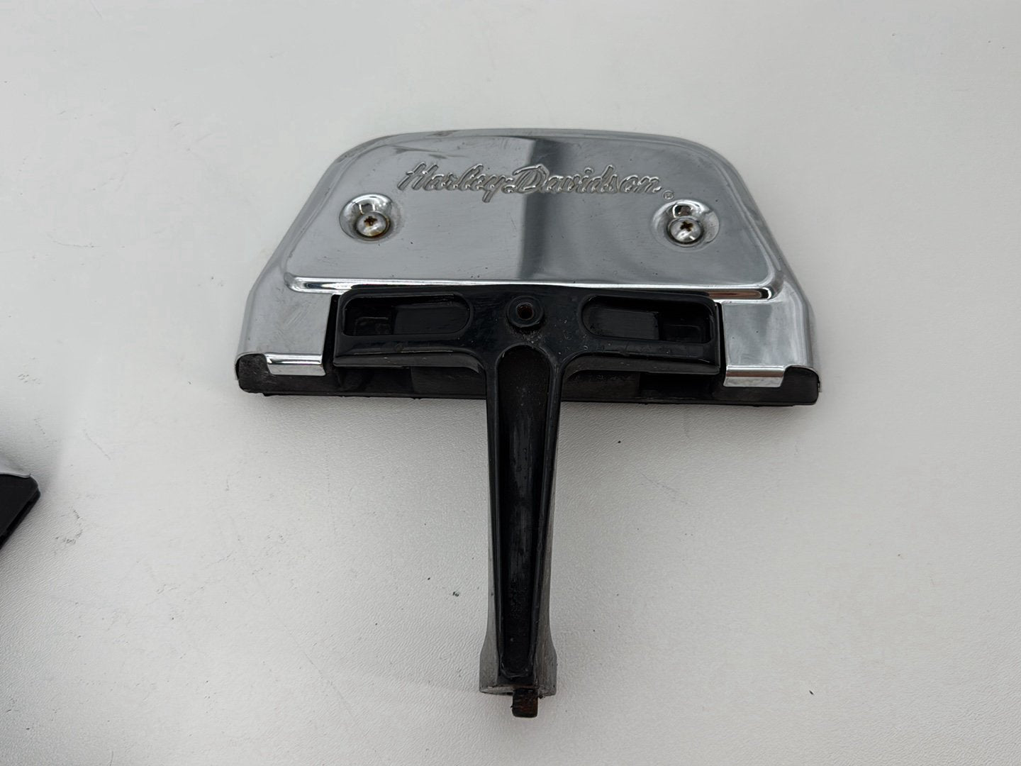 1999 - 2006 Harley-Davidson Touring Electra Glide Classic Left & Right Passenger Floorboard Foot Rest 52719-93B