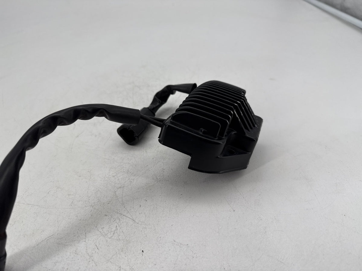 2007 Harley Dyna Super Glide FXD OEM Voltage Regulator Rectifier