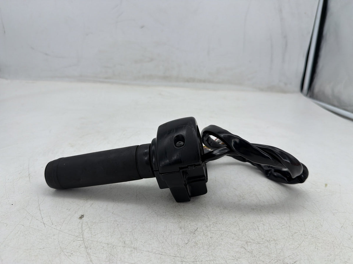 2010 Harley Electra Glide Touring OEM Right Engine Start Kill Switches Controls