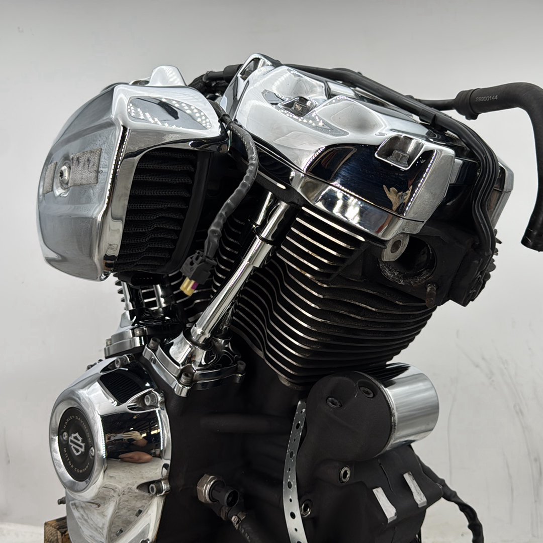 17 Harley Road Glide Touring OEM Milwaukee M8 107 Engine Motor Air Cooled 7 mi.