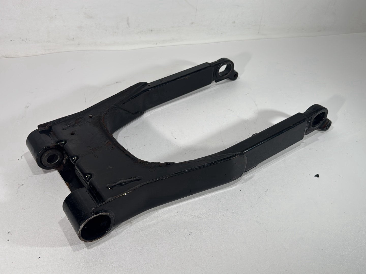 2003 Harley Electra Glide Touring Ultra FLHTCUI OEM Rear Fork Swingarm Swing Arm