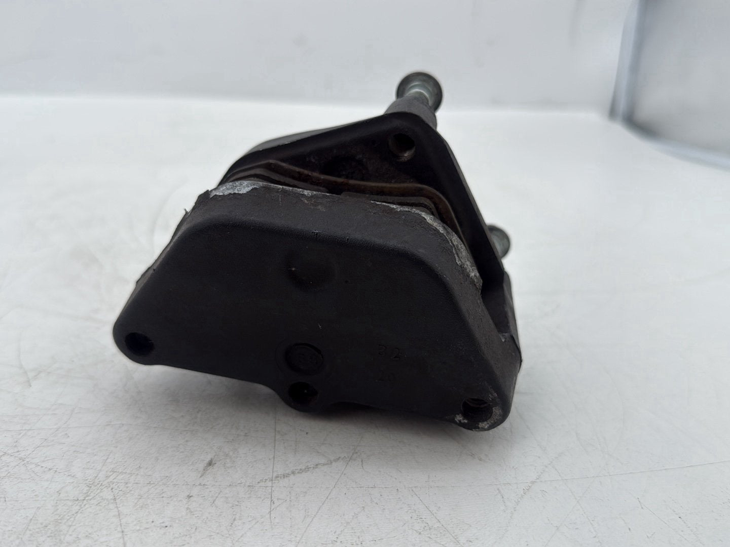 2007 Harley Touring FLHTCU Electra Glide Ultra OEM Front Right 1 Brake Caliper