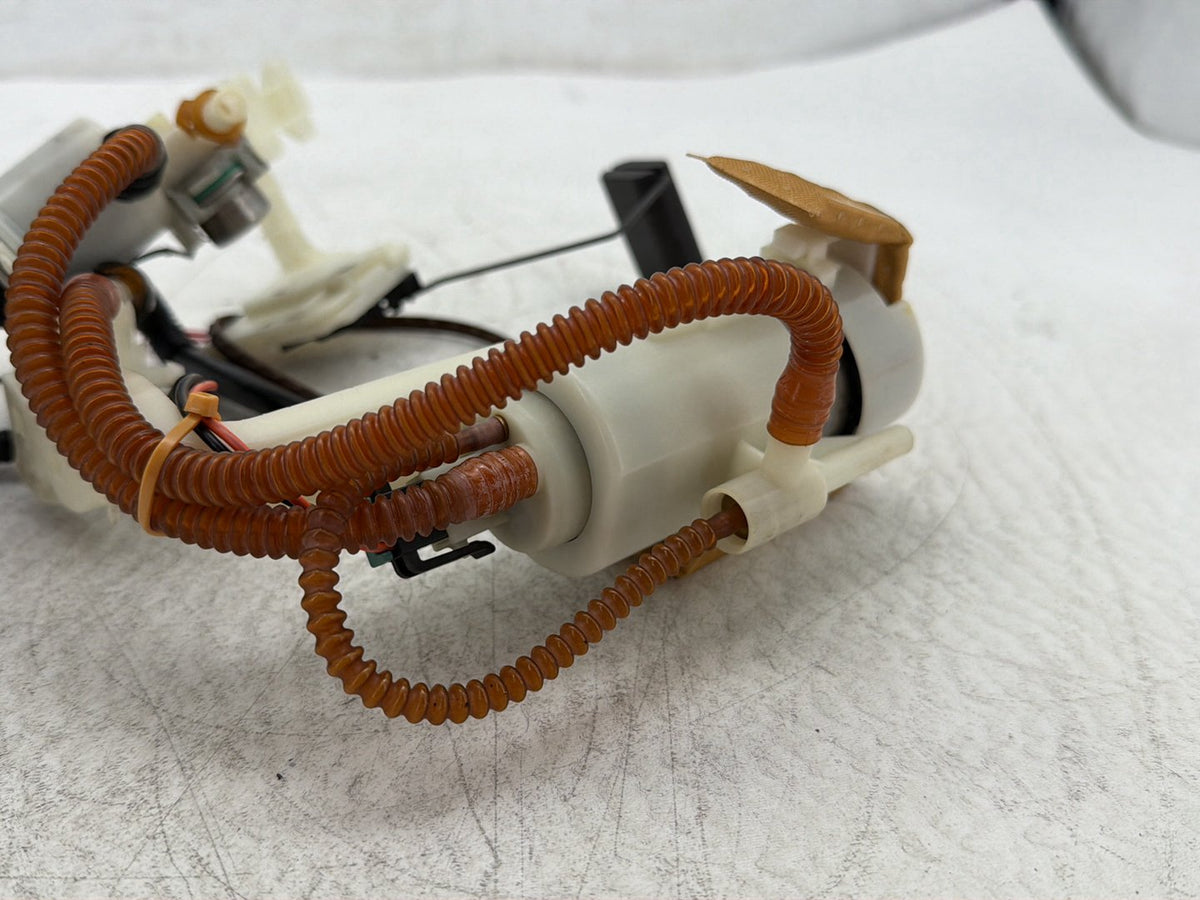 09 Harley Electra Glide Touring Ultra OEM Fuel Pump Gas Gasoline Petrol Sending