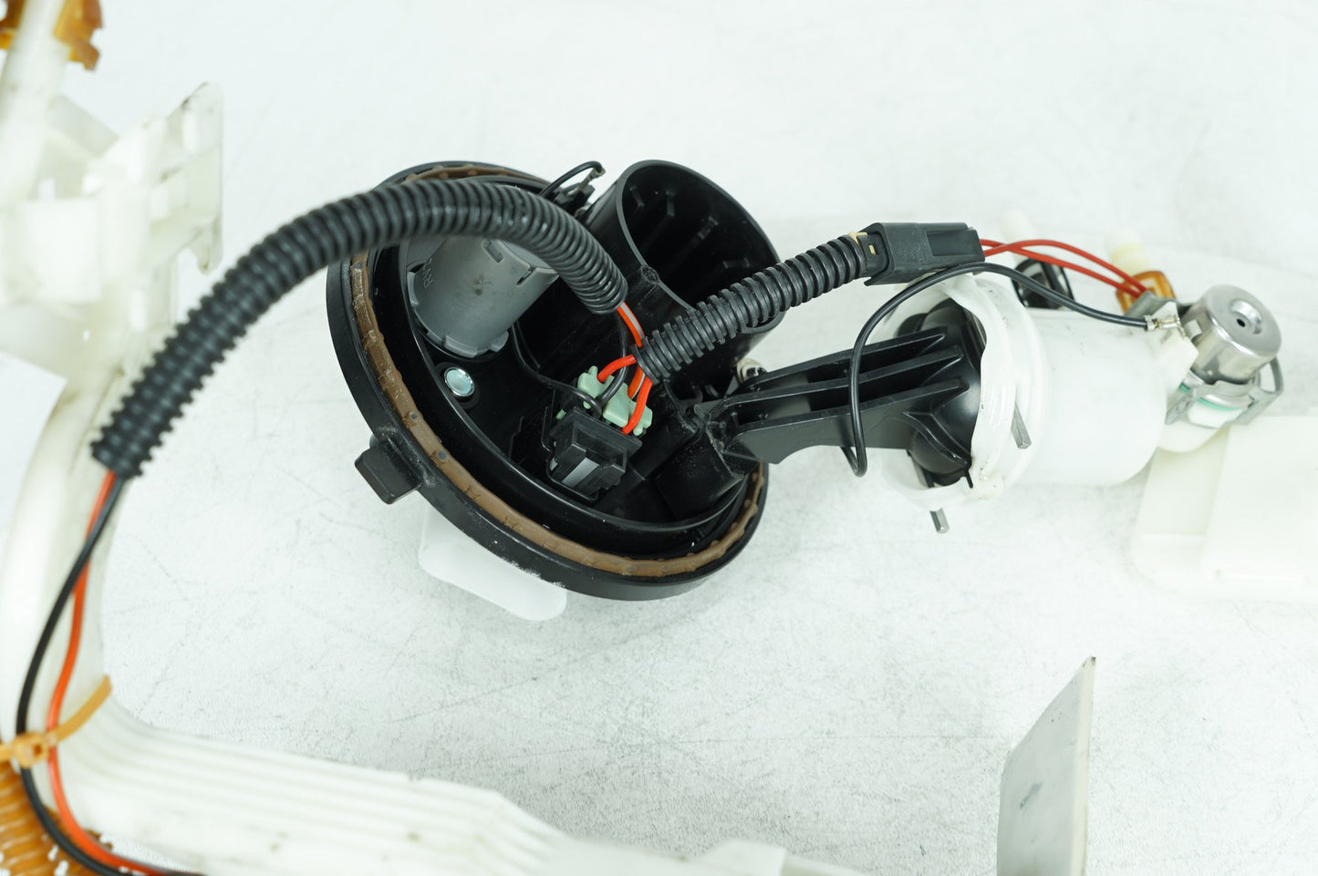 2008 - 2016 Harley-Davidson Touring Electra Glide Classic Gas Gasoline Fuel Petrol Pump Sending  	62908-08