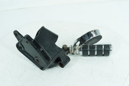 2000 - 2006 Harley-Davidson Softail Deuce Right Driver Foot Controls Peg Rest 42507-00B