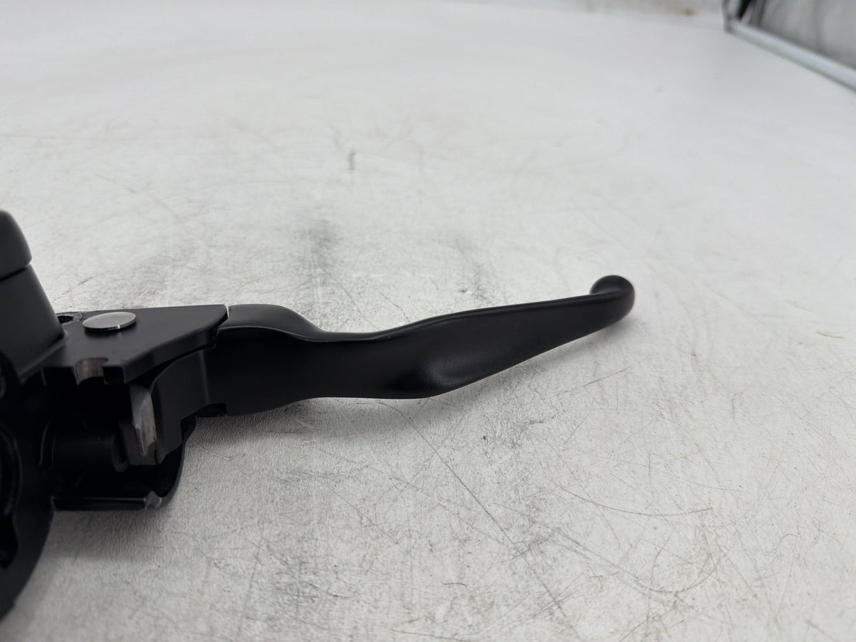 2017 Harley Dyna Street Bob Front Right Brake Lever Master Cylinder 9/16" bore