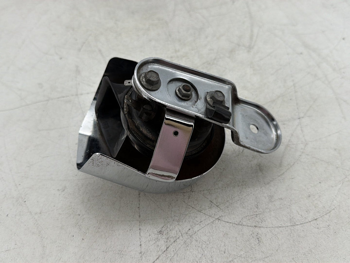 2010 Harley Electra Glide Touring Ultra OEM Horn Signal Klaxon Chrome Cover