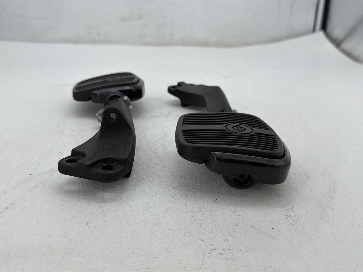 2007 Harley Dyna Street Bob FXDBI OEM Passenger Left & Right Foot Pegs