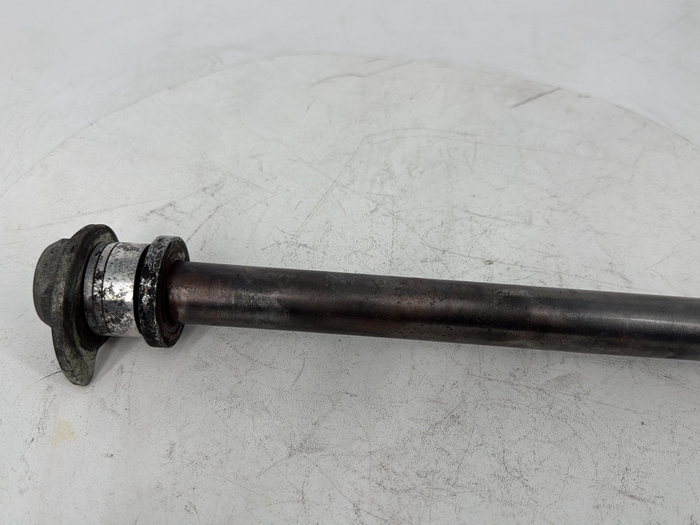 2008 - 2016 Harley-Davidson Touring Street Glide Rear Wheel Axle Bolt Shaft 41056-09