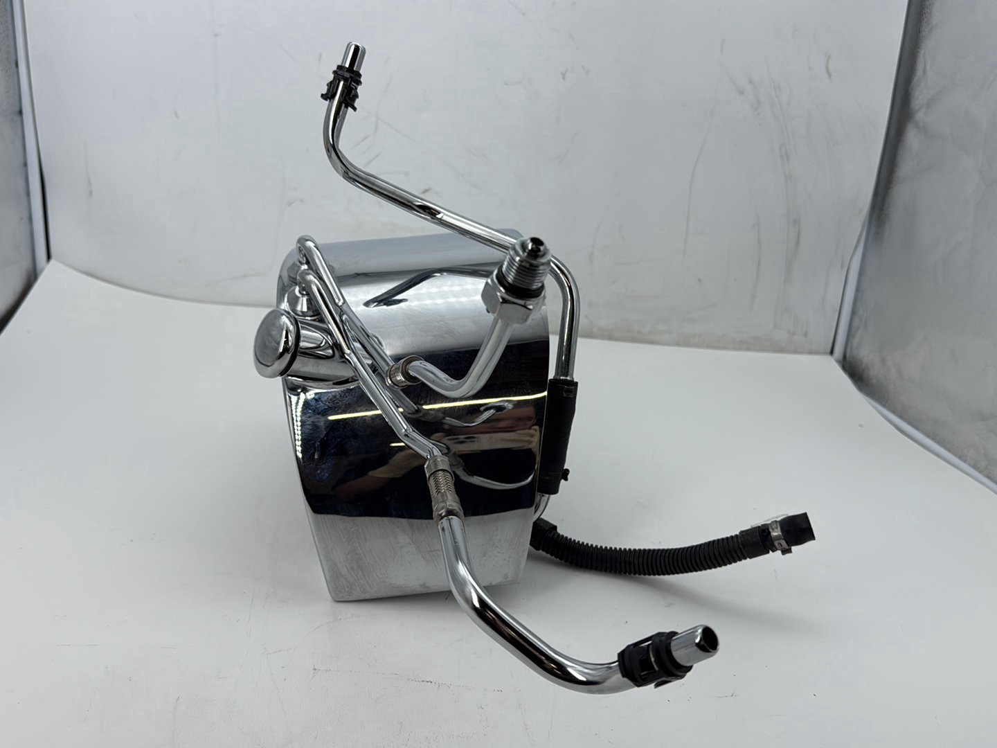 2008 Harley Softail Deluxe FLSTN OEM Oil Tank Reservoir Bottle Canister & Dipstick