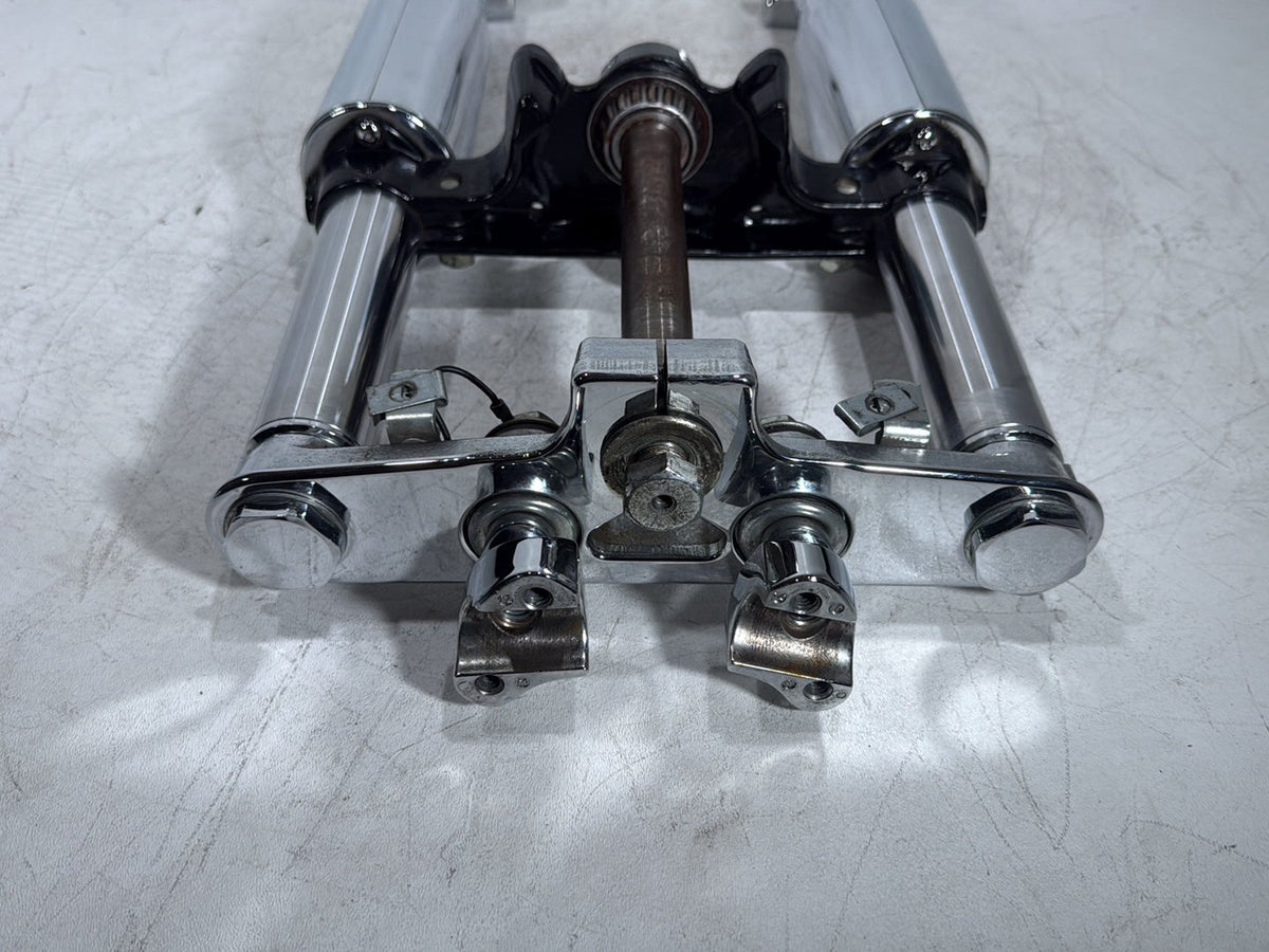 2005 Harley Softail Fat Boy OEM Front Triple Tree Set & LH RH Fork Legs Sliders