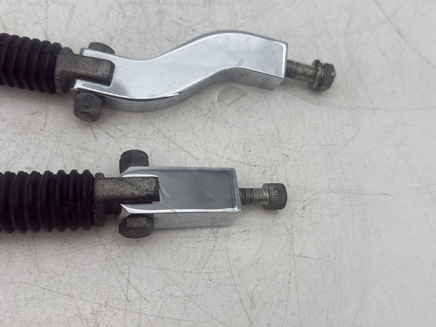 2005 Harley Dyna FXDWG Wide Glide OEM Passenger Left & Right Foot Pegs