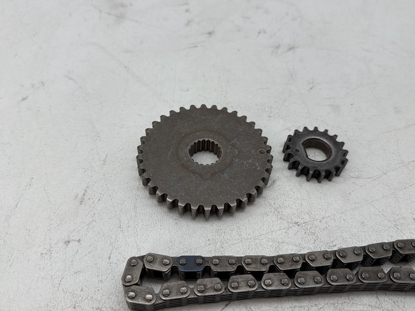 2006 Harley Touring FLHTCI Electra Glide Classic OEM Engine Motor Lower Timing Chain Guide
