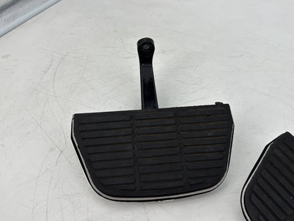 1999 - 2006 Harley-Davidson Touring Electra Glide Classic Left & Right Passenger Floorboard Foot Rest 52719-93B