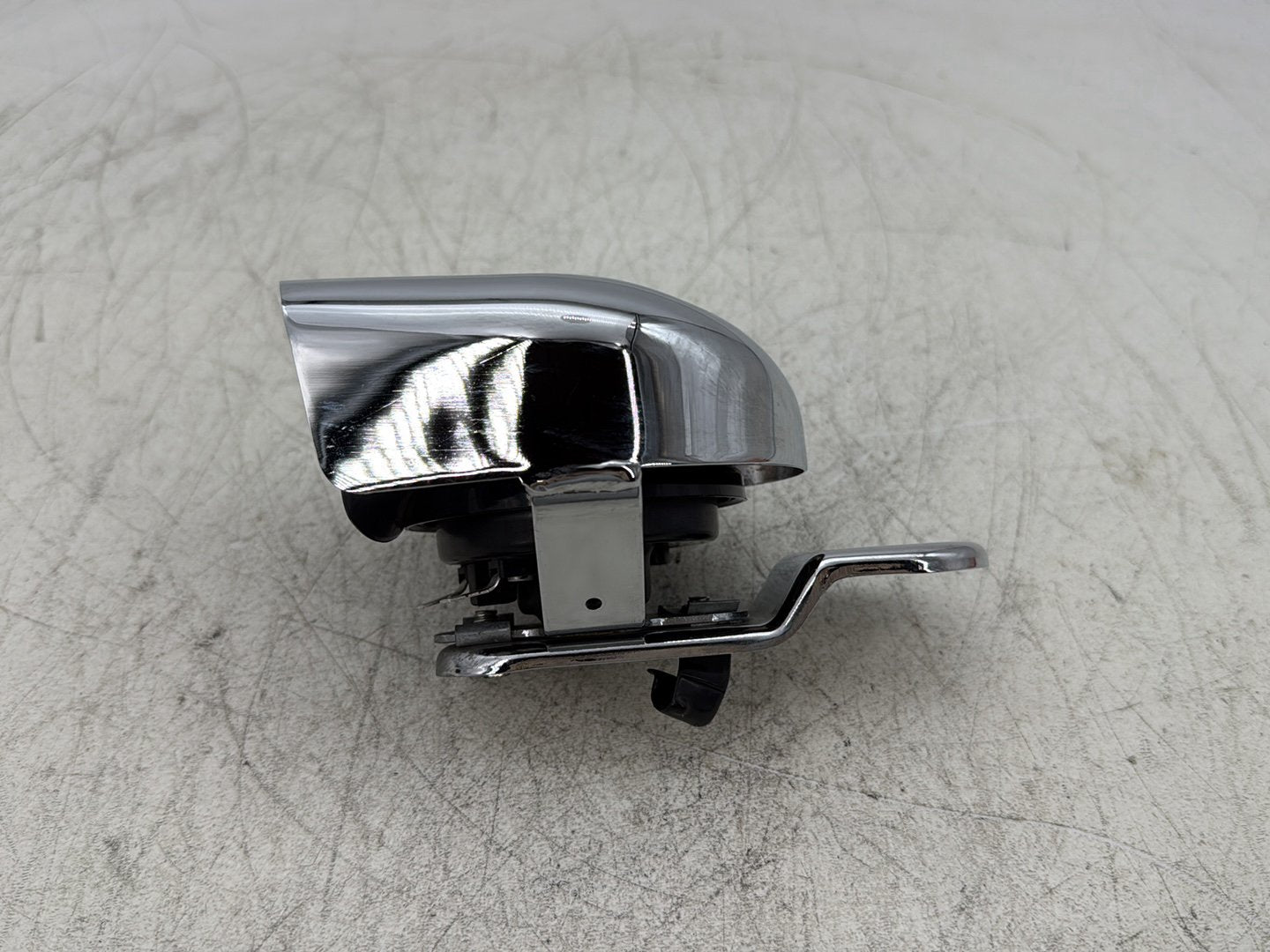 2006 Harley Road King Touring FLHRCI Classic OEM Horn Signal Klaxon Chrome Cover