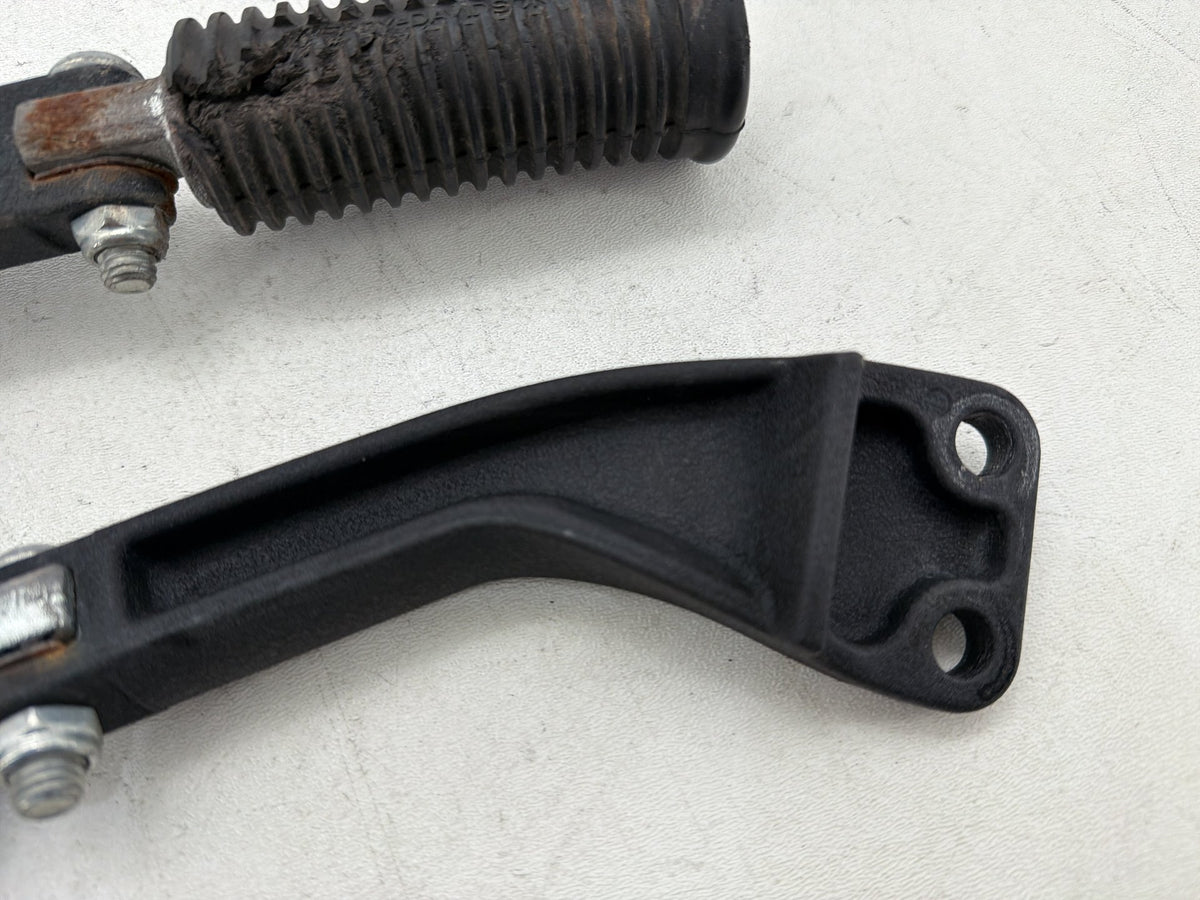 2016 Harley Dyna Fat Bob FXDF 103 OEM Passenger Left & Right Foot Pegs