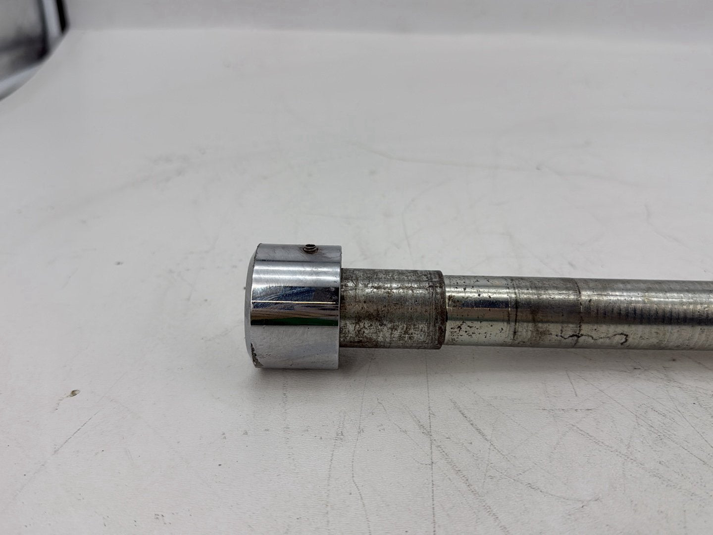 2007 - 2012 Harley-Davidson Touring Electra Glide Ultra Front Wheel Axle Bolt Shaft 	41547-07A