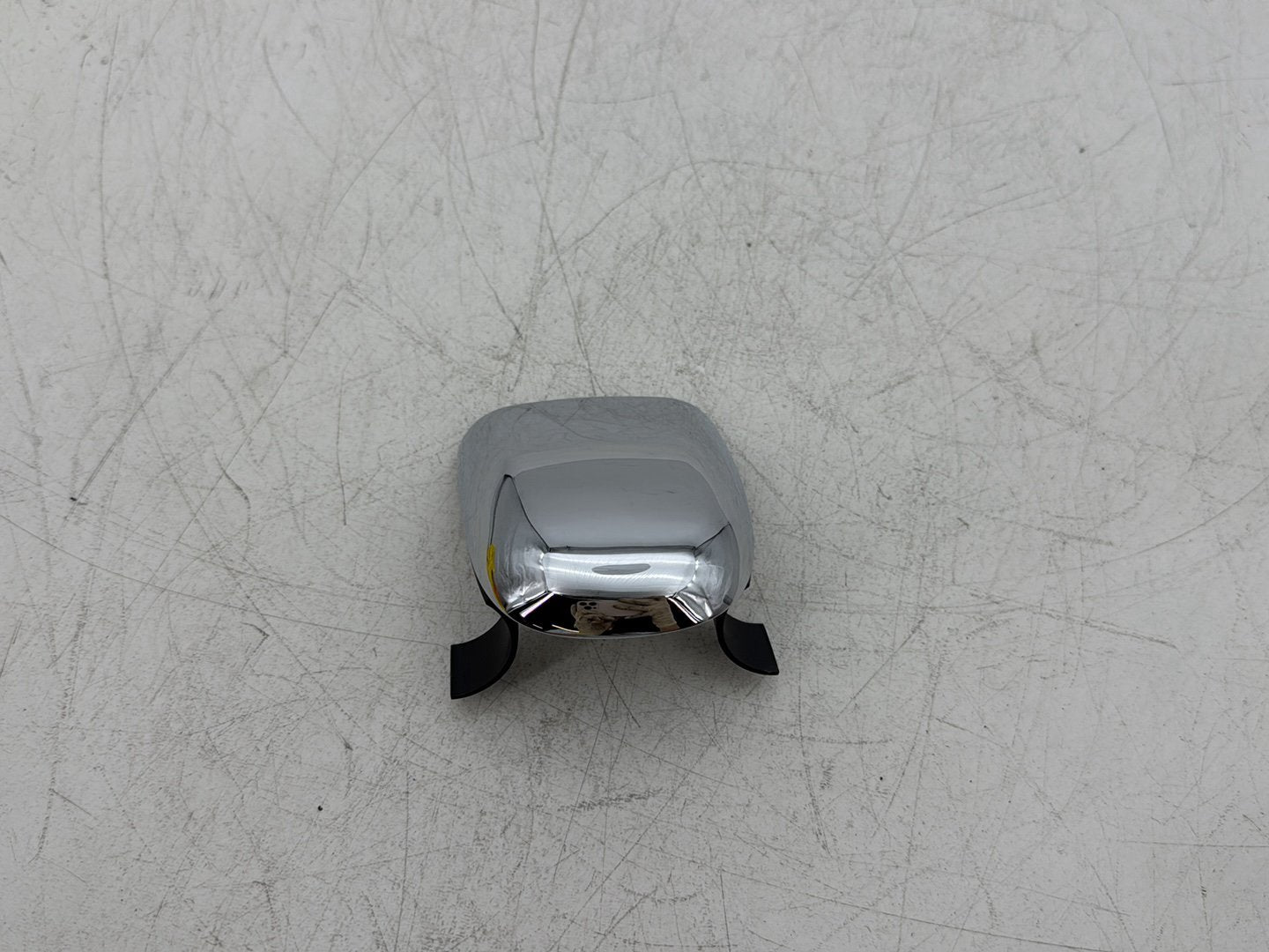 2008 Harley Dyna FXDL Low Rider Anniversary OEM Front Handlebar Riser Top Clamp Chrome