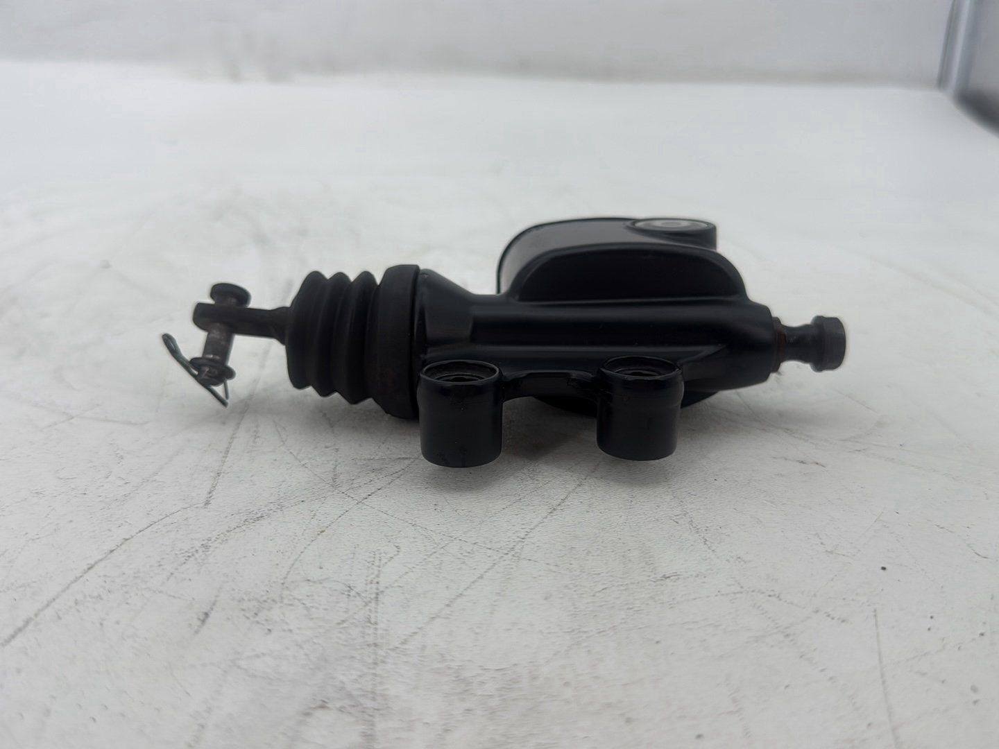 2011 Harley Electra Glide Ultra FLHTK OEM Rear Brake Master Cylinder Reservoir