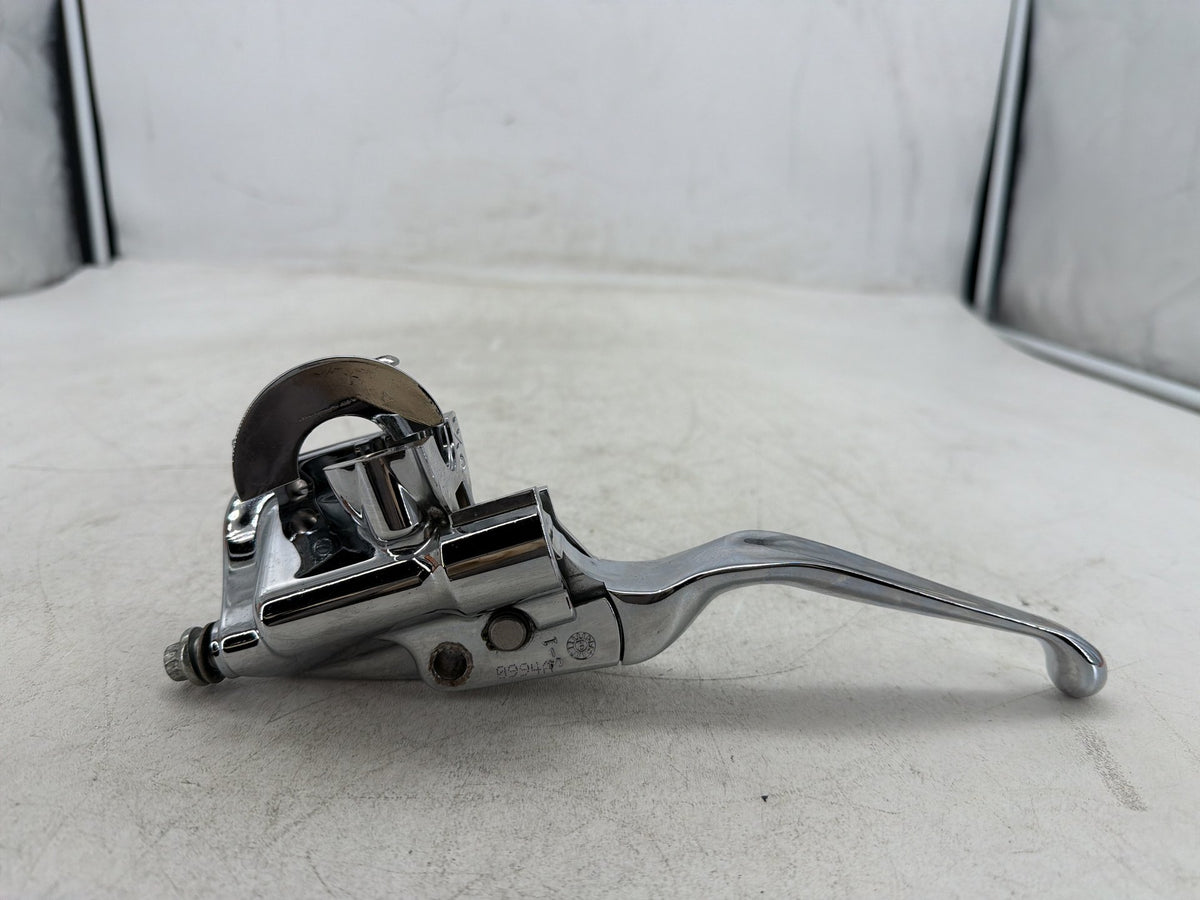 2004 Harley Electra Glide CVO Eagle OEM Front Right Brake Lever Master Cylinder