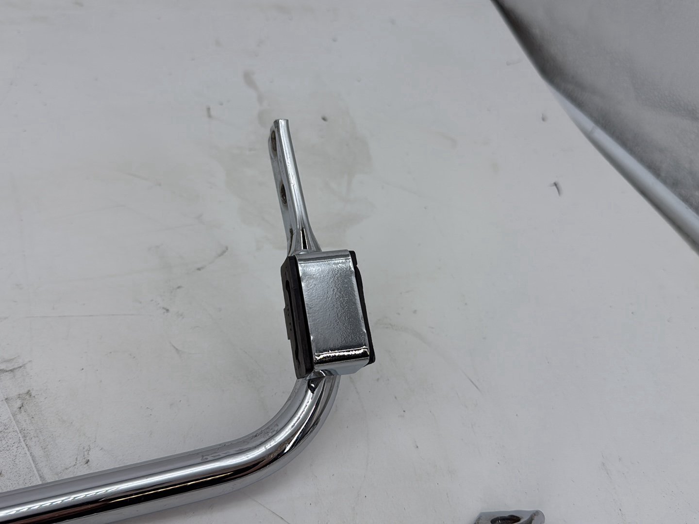 2007 Harley Street Glide Touring FLHX OEM Rear Left Right Saddlebag Guard Rails Bar