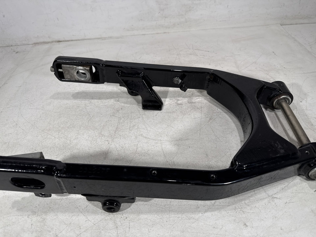 2017 Harley Dyna Street Bob FXDB OEM Rear Fork Swingarm Swing Arm