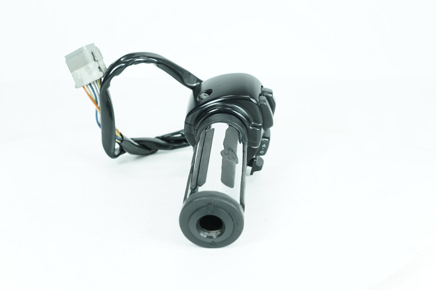 1999 - 2006 Harley-Davidson Touring Electra Glide Classic Left Turn Signal Headlight Switches Controls  	71685-06A