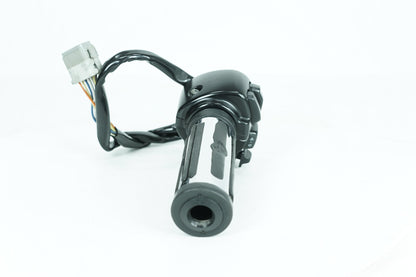 1999 - 2006 Harley-Davidson Touring Electra Glide Classic Left Turn Signal Headlight Switches Controls  	71685-06A