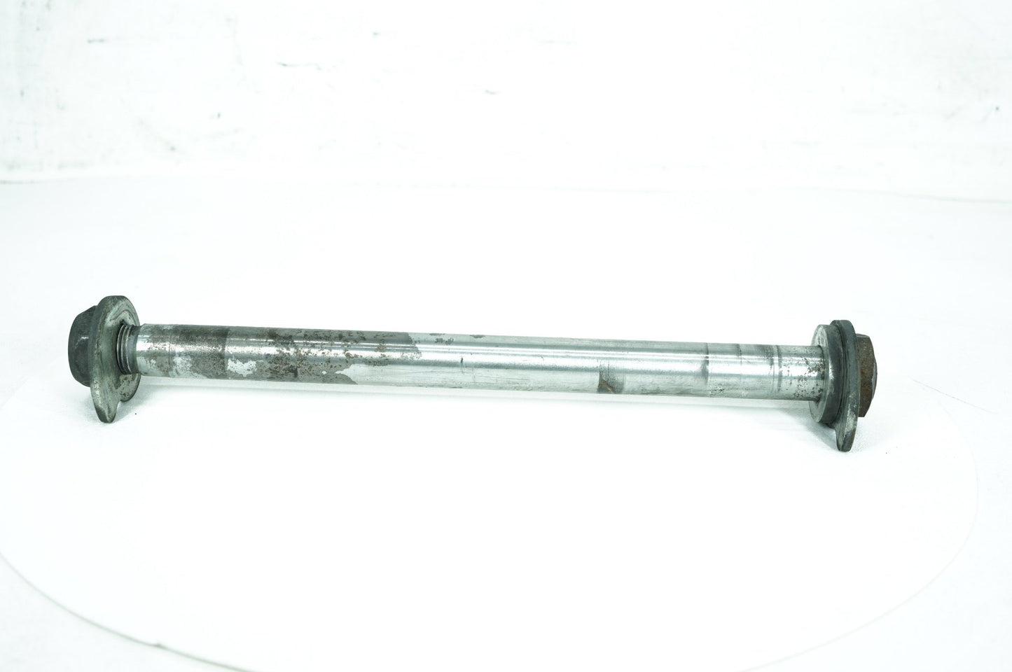 2008 - 2016 Harley-Davidson Touring Street Glide Rear Wheel Axle Bolt Shaft 41056-09