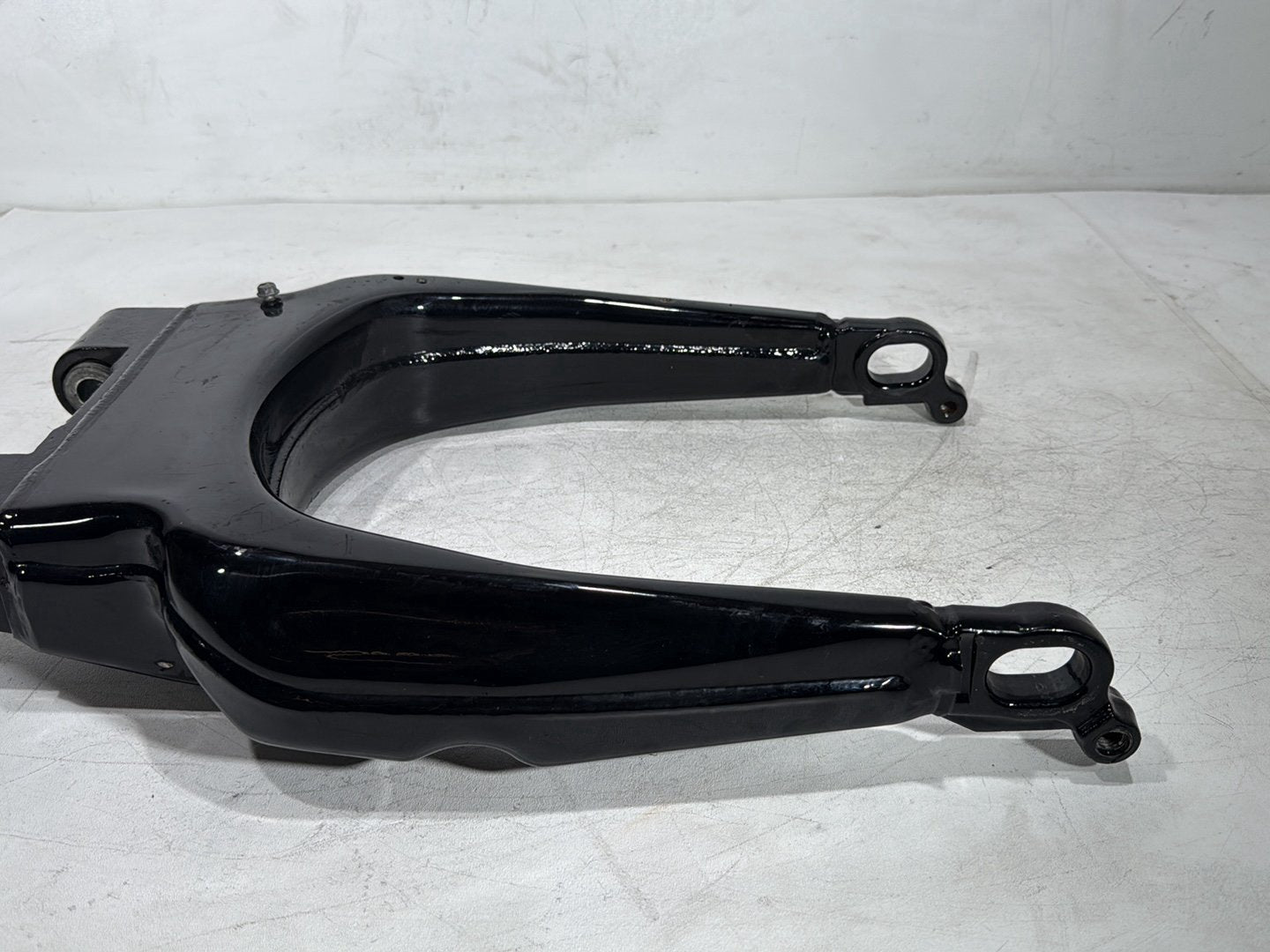 2016 Harley Electra Glide Touring Ultra OEM Rear Fork Swingarm Swing Arm