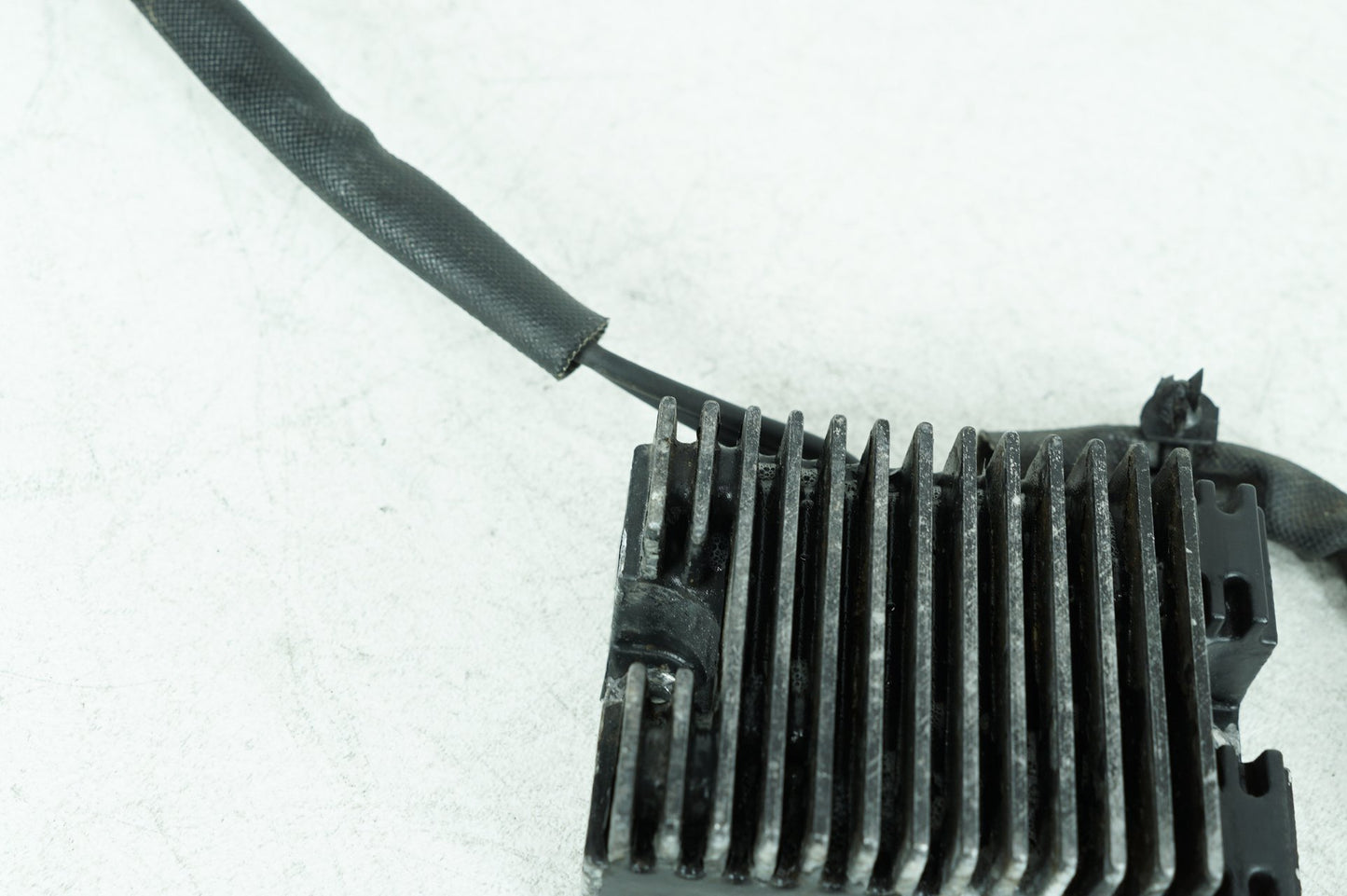 2004 - 2022 Harley-Davidson Sportster Iron 883 Voltage Regulator Rectifier    74711-08