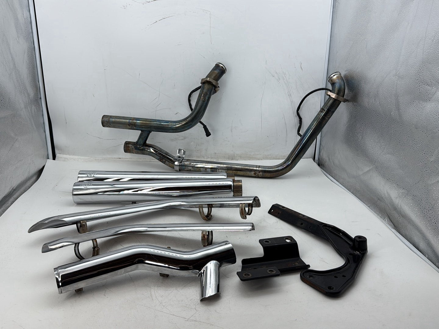 2008 Harley Softail Deluxe FLSTN OEM Exhaust Header Pipes Muffler