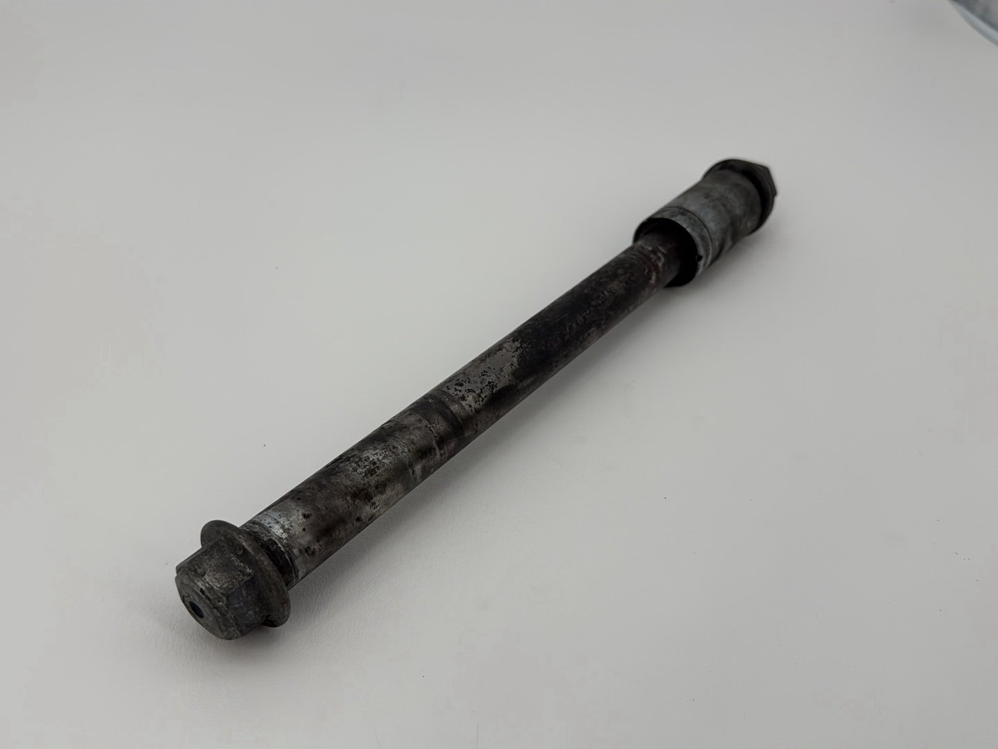 2006 - 2017 Harley-Davidson Dyna Street Bob Rear Wheel Axle Bolt Shaft 41114-06