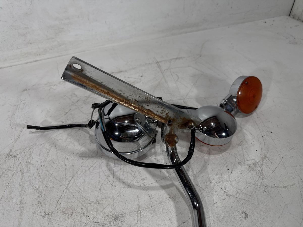 2002 Harley Heritage Softail Classic Front Turn Signal Indicators Aux Light Bar