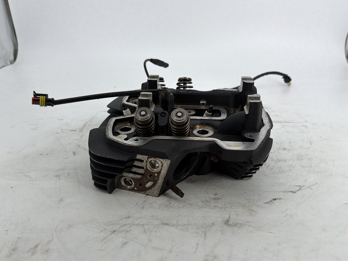 2019 Harley Touring FLHT Electra Glide OEM Rear Twin Cam Engine Cylinder Head